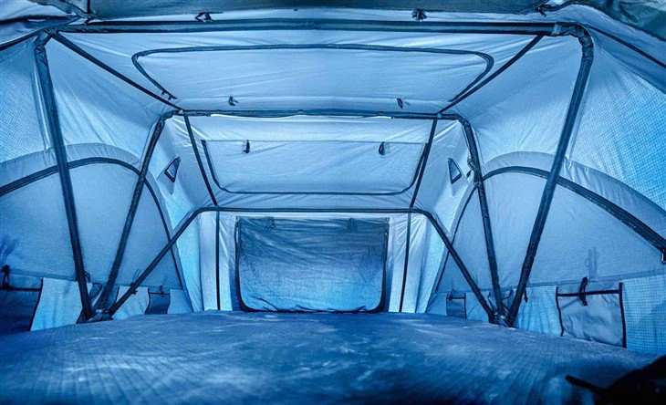 Customized Hard Case Roof Tent